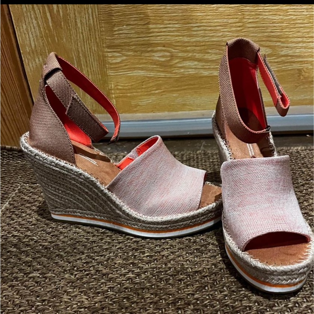 Toms Marisol wedges size 9